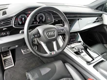 Audi Q8 50 TDI quattro in mythosschwarz metallic