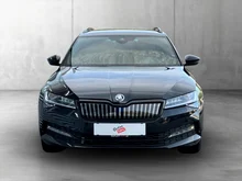 Škoda Superb Combi iV SPORTLINE DSG in SCHWARZ-MAGIC PERLEFFEKT