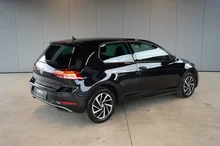 VW Golf Comfortline TDI in DEEP BLACK PERLEFFEKT