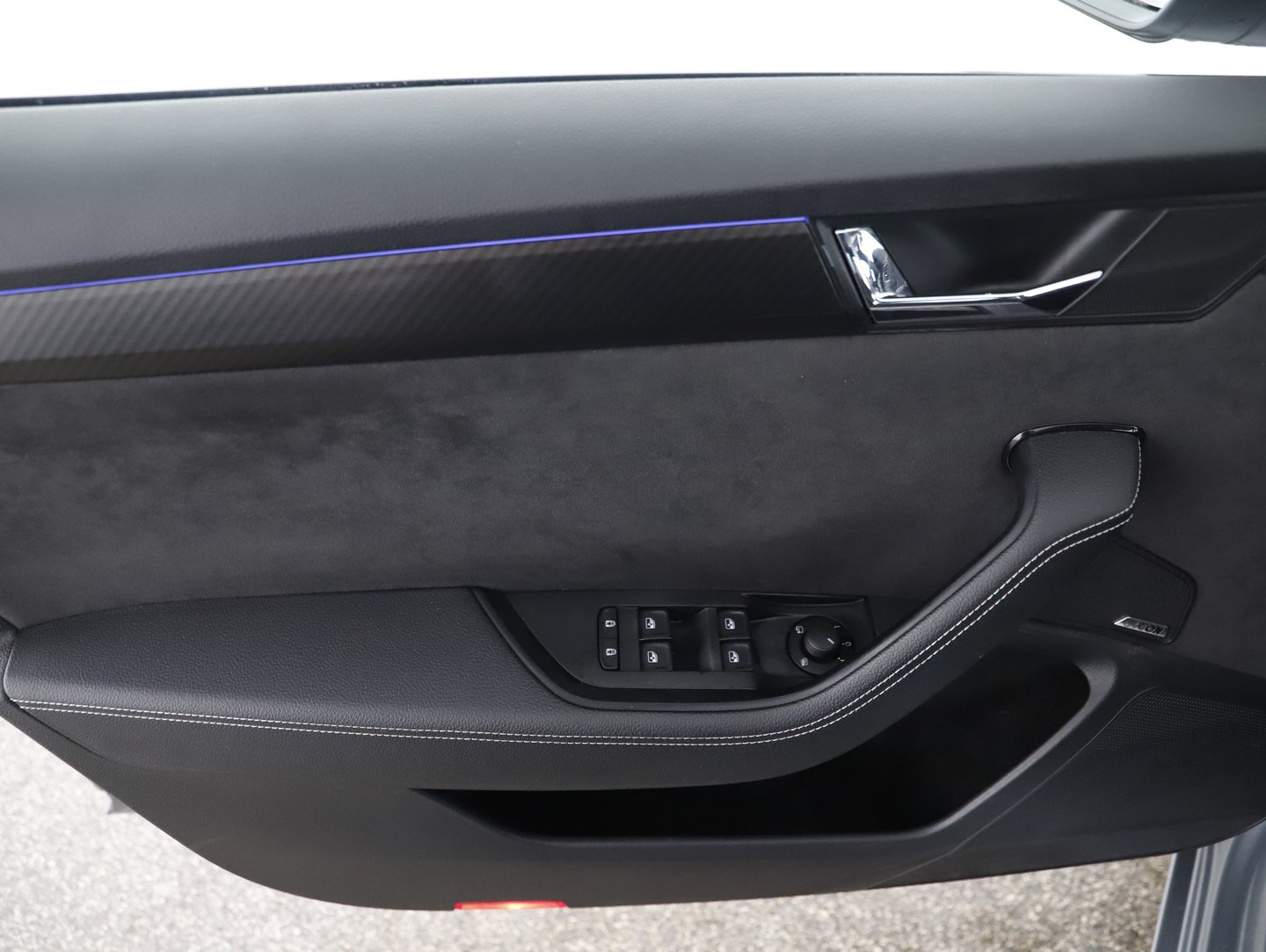 Škoda SUPERB Combi iV SPORTLINE DSG | Bild 18 von 24