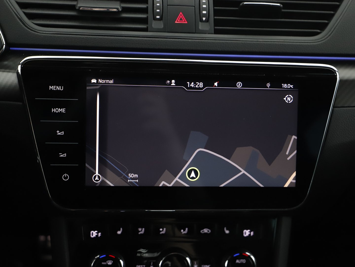 Škoda SUPERB Combi iV SPORTLINE DSG | Bild 11 von 24