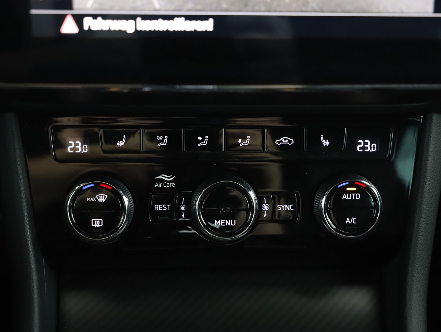 Škoda SUPERB Combi iV SPORTLINE DSG | Bild 13 von 24