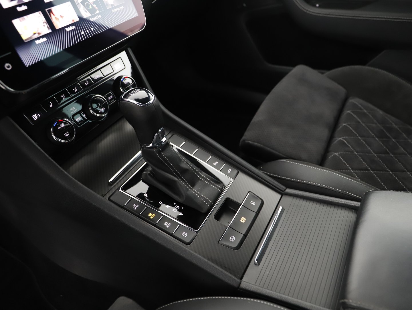 Škoda SUPERB Combi iV SPORTLINE DSG | Bild 8 von 24