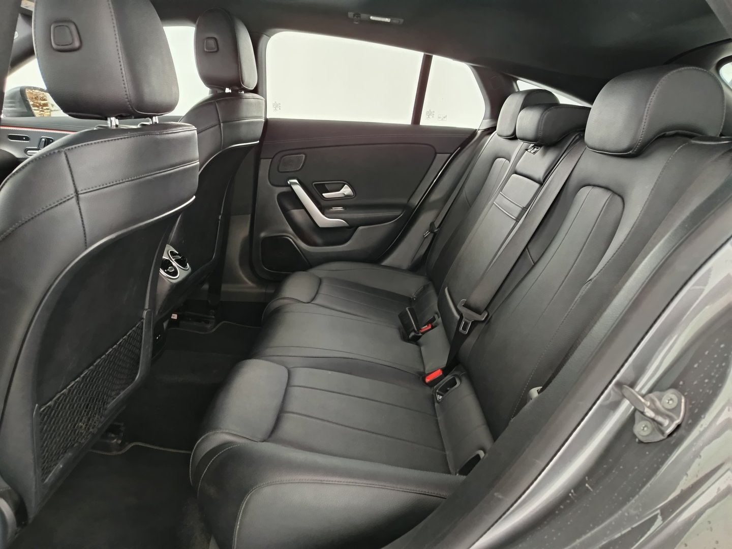 Mercedes CLA 180 d Shooting Brake | Bild 33 von 36