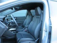 Audi Q4 e-tron 45 e-tron quattro in L5 Florettsilber Metallic