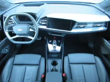 Audi Q4 e-tron 45 e-tron quattro in L5 Florettsilber Metallic