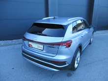 Audi Q4 e-tron 45 e-tron quattro in L5 Florettsilber Metallic