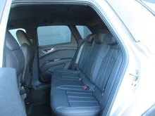 Audi Q4 e-tron 45 e-tron quattro in L5 Florettsilber Metallic