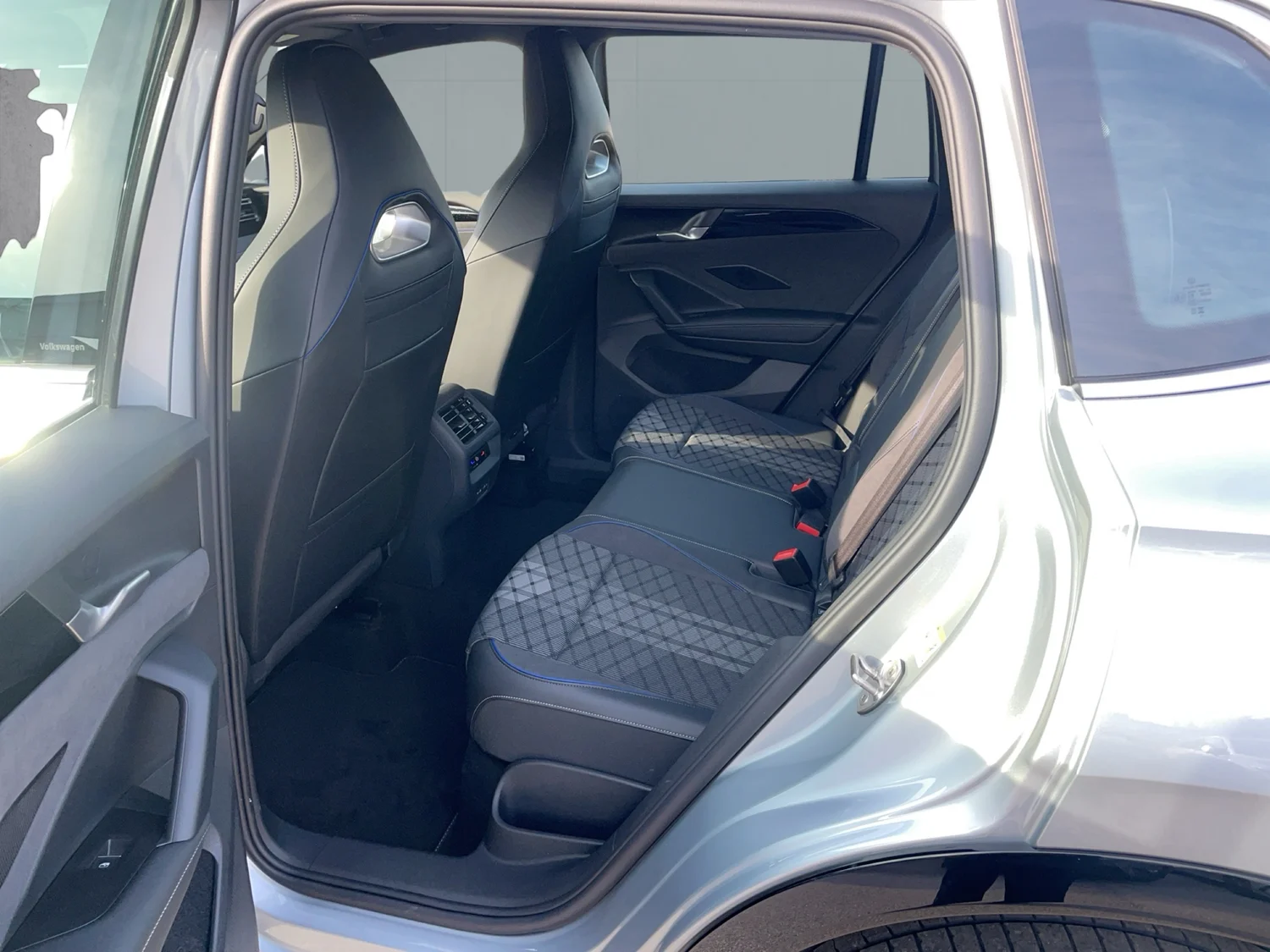 Bild eines VW Tiguan R-Line eTSI DSG