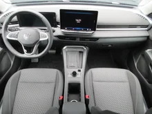 VW T-Roc Life eTSI DSG in Grenadillschwarz Metallic