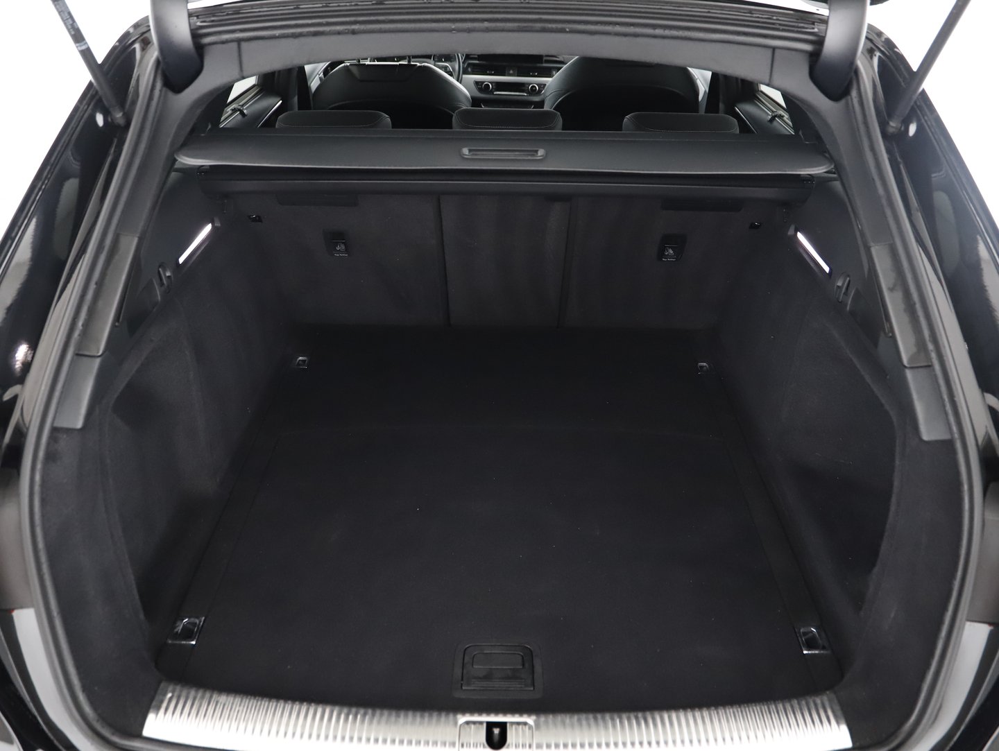 Audi A4 Avant 35 TDI advanced | Bild 19 von 21