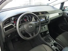 VW Touran Trendline TDI SCR in Pure White