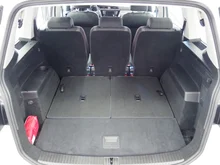 VW Touran Trendline TDI SCR in Pure White
