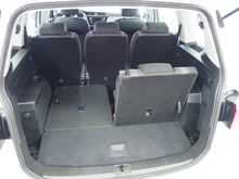 VW Touran Trendline TDI SCR in Pure White