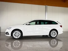 Škoda Octavia Combi Premium TDI in 9P Candy-Weiss