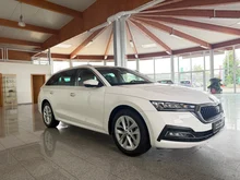 Škoda Octavia Combi Premium TDI in 9P Candy-Weiss