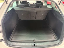 Škoda Octavia Combi Premium TDI in 9P Candy-Weiss