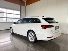 Škoda Octavia Combi Premium TDI in 9P Candy-Weiss