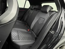 VW Golf R-Line TSI in Deep Black Perleffekt