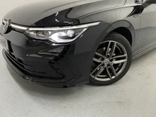 VW Golf R-Line TSI in Deep Black Perleffekt