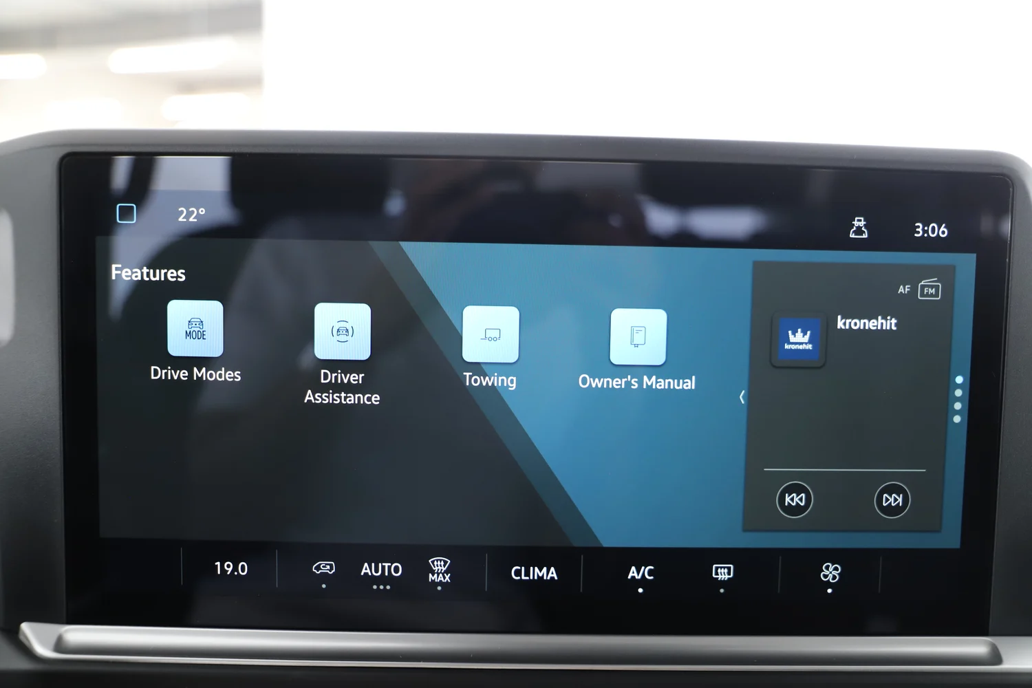 Bild eines Transporter Kombi LR TDI 4MOTION