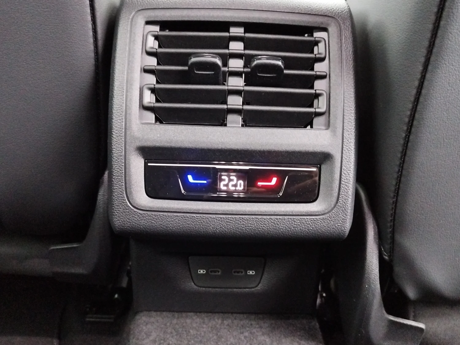 Bild eines VW Golf Rabbit mHEV DSG