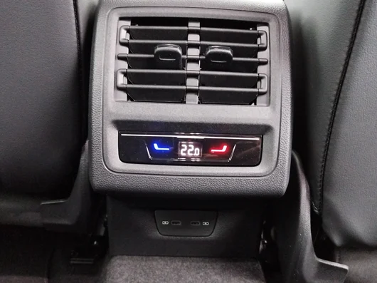 Bild eines VW Golf Rabbit mHEV DSG