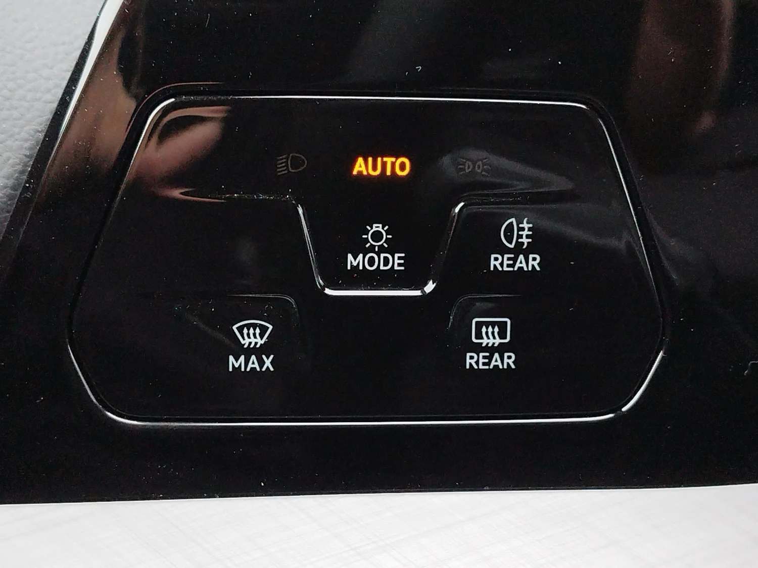 Bild eines VW Golf Rabbit mHEV DSG