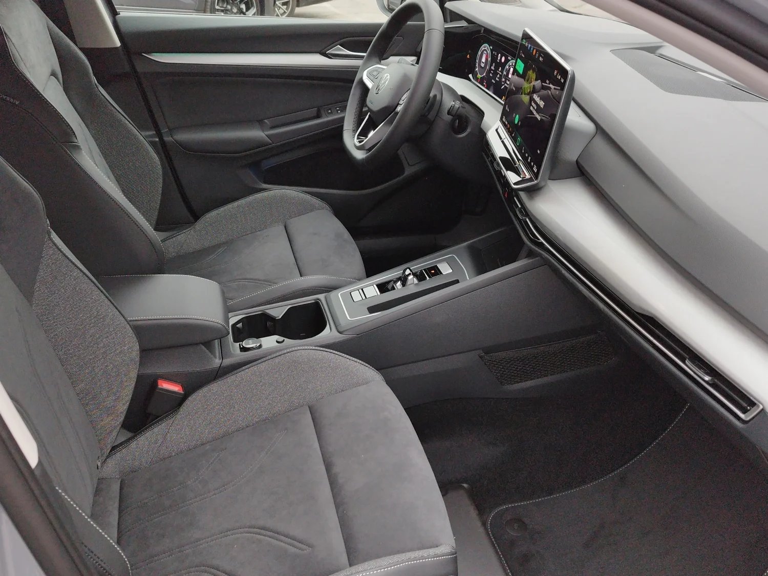 Bild eines VW Golf Rabbit mHEV DSG