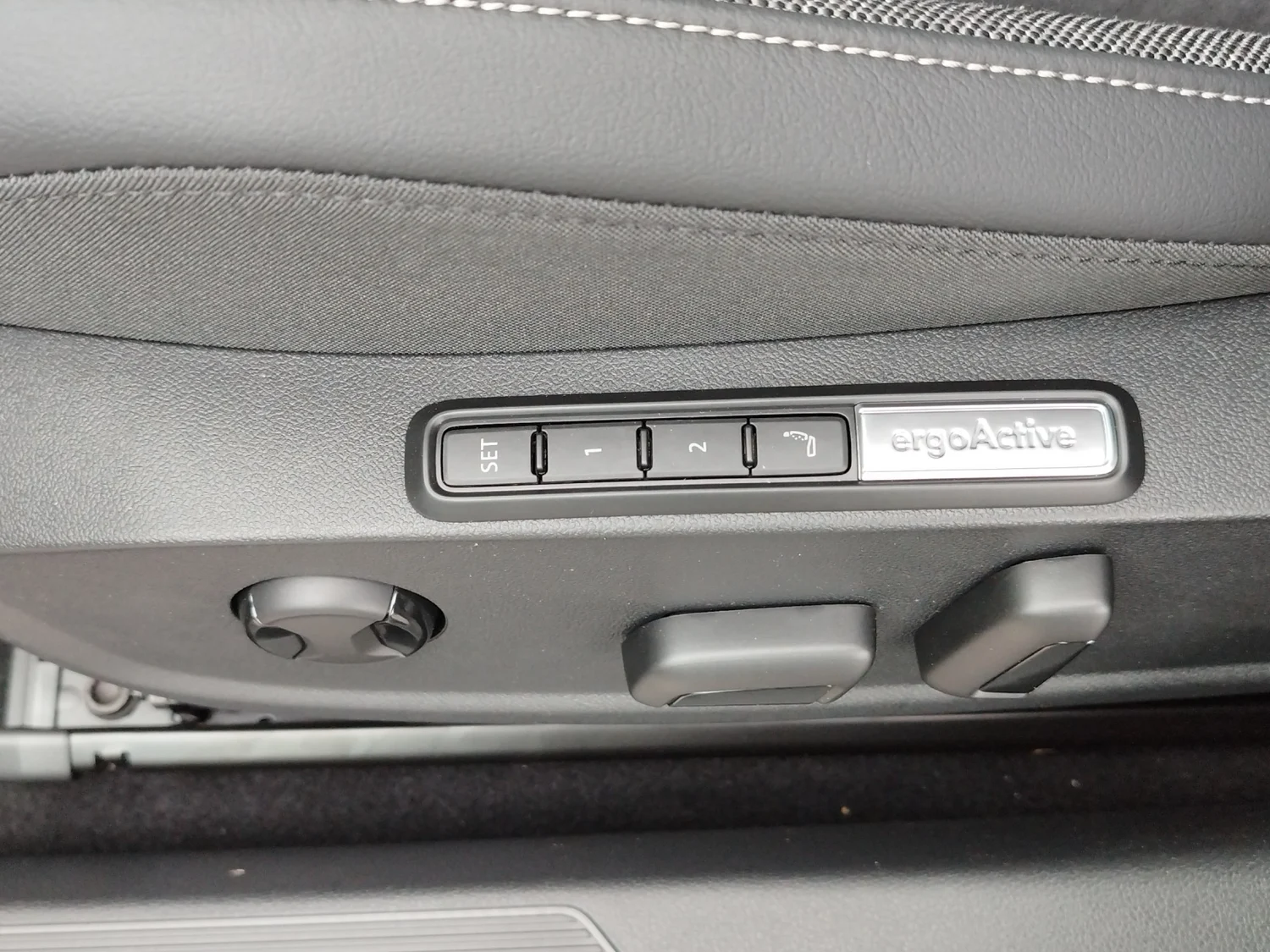 Bild eines VW Golf Rabbit mHEV DSG