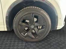 VW Tiguan R-Line TDI 4MOTION DSG in Oryxweiß Perlmutteffekt