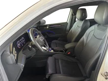 VW Tiguan R-Line TDI 4MOTION DSG in Oryxweiß Perlmutteffekt