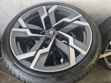 Thumbnail-Foto von Fahrzeug