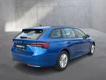 Škoda Octavia Combi Selection TDI DSG in Race-Blau Metallic
