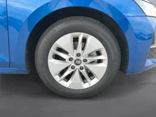 Škoda Octavia Combi Selection TDI DSG in Race-Blau Metallic