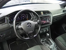 VW Tiguan Allspace Alls. HL TDI 4MOTION DSG 5-Sitzer in Deep Black Perlef.