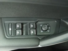 VW Tiguan Allspace Alls. HL TDI 4MOTION DSG 5-Sitzer in Deep Black Perlef.