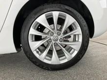 Opel Astra K Lim. 5-trg. Edition Start/Stop in weiss - metallic