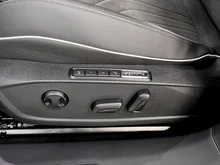 VW ID.4 Pro 210 kW Business in Grenadillschwarz Metallic