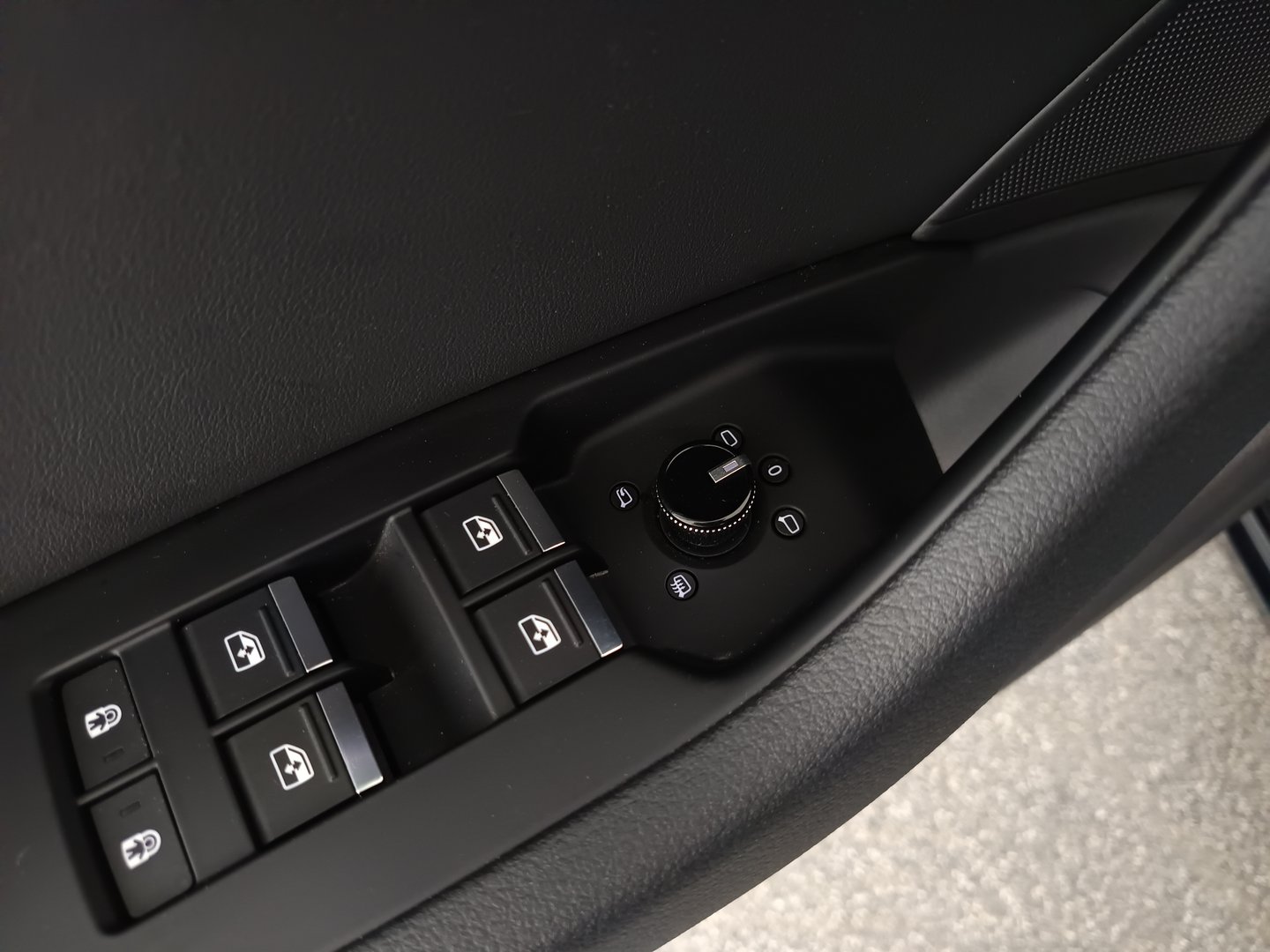 Audi A6 Avant 55 TFSI quattro | Bild 11 von 39