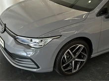 VW Golf Life mHeV TSI DSG in Mondsteingrau
