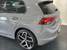 VW Golf Life mHeV TSI DSG in Mondsteingrau