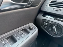 VW Sharan Bus+ TDI SCR 4MOTION DSG 7-Sitzer in Uranograu