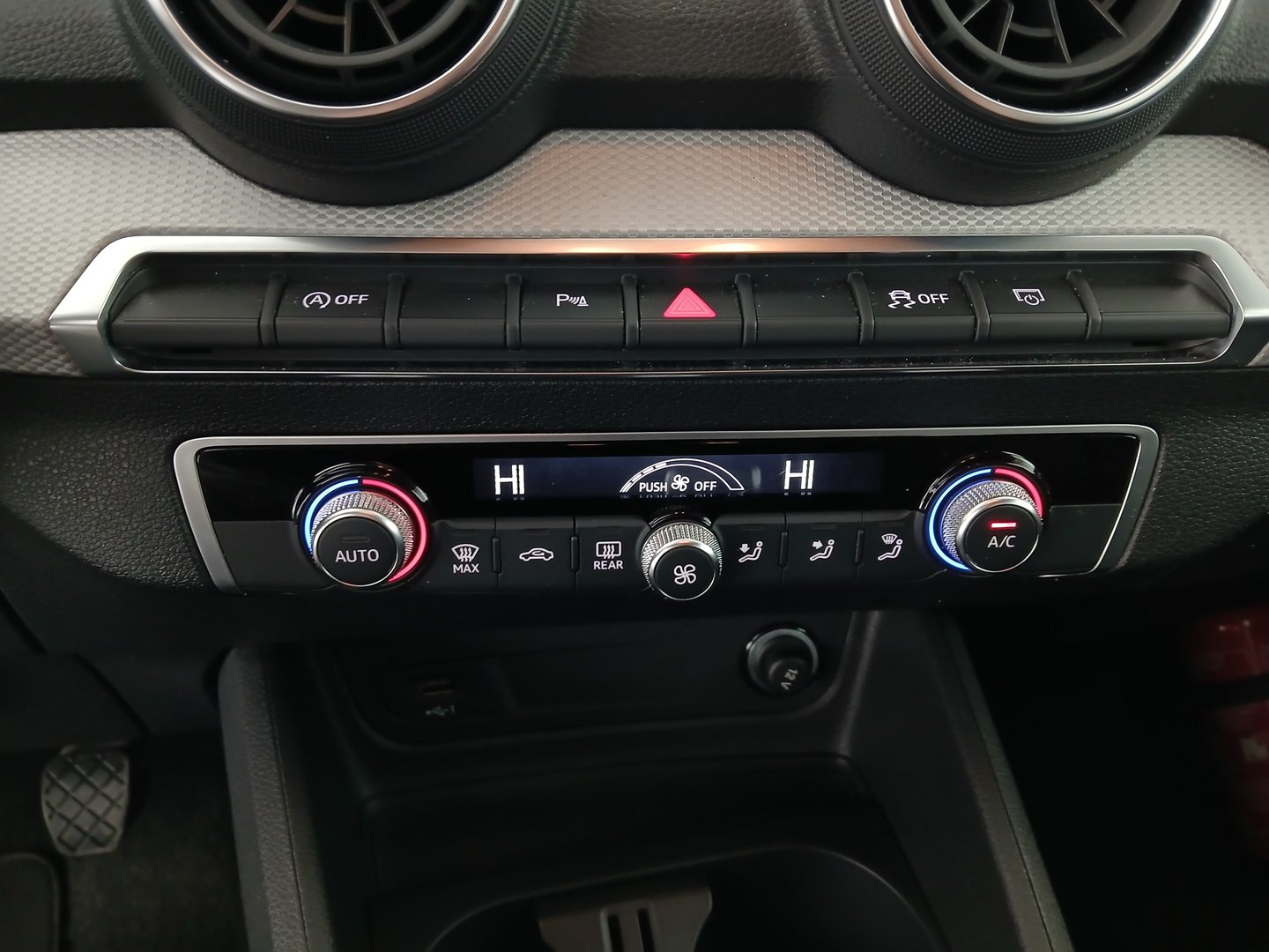 Audi Q2 30 TFSI | Bild 25 von 31