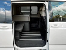VW California Coast eHybrid 180 kW 4M in Candyweiß