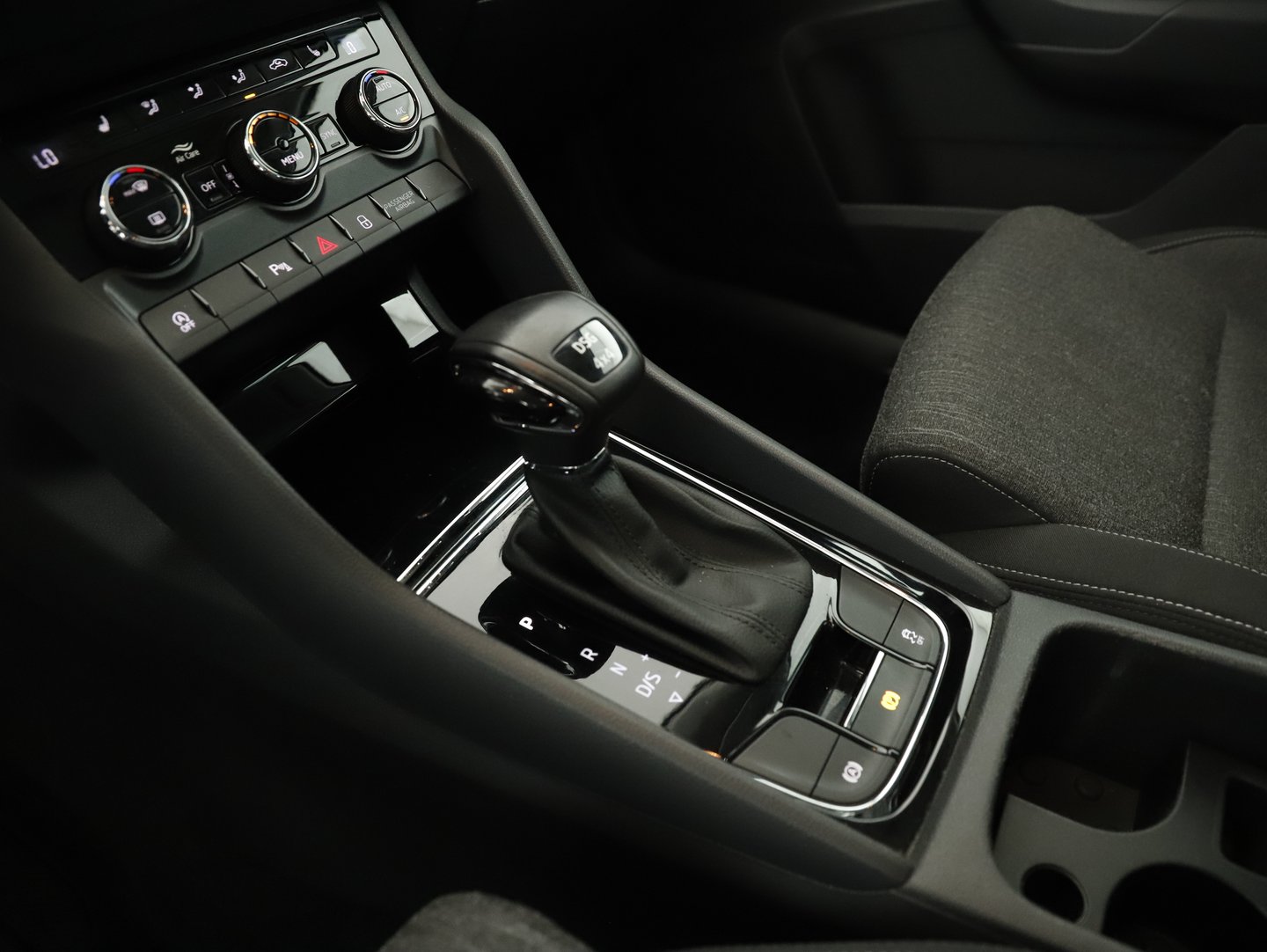 Škoda KAROQ 4x4 Style SC TDI DSG | Bild 17 von 21