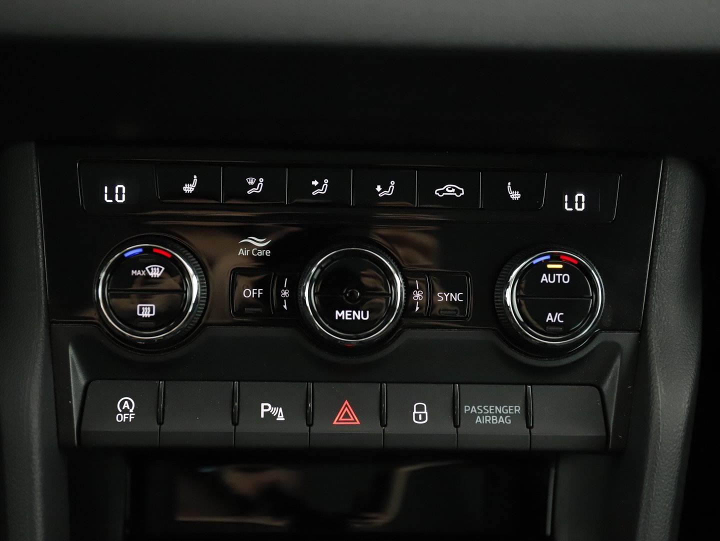 Škoda KAROQ 4x4 Style SC TDI DSG | Bild 16 von 21