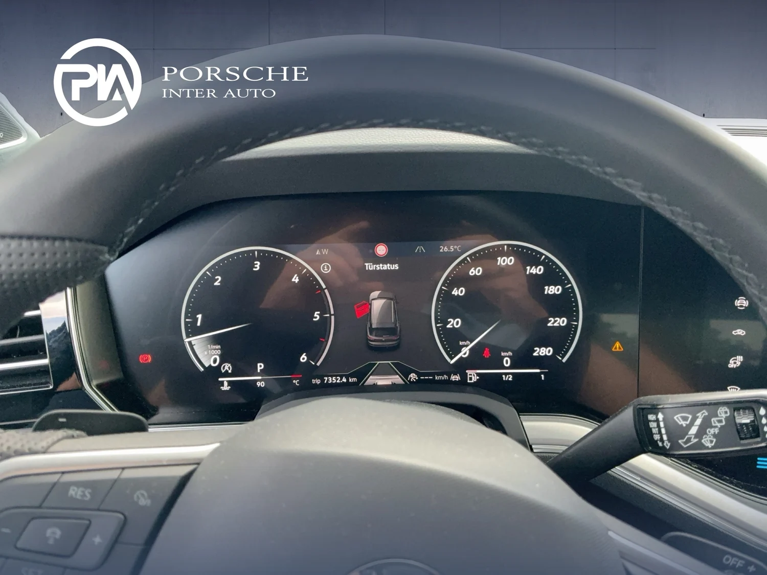 Bild eines VW Touareg R-Line TDI 4M. Final Edition