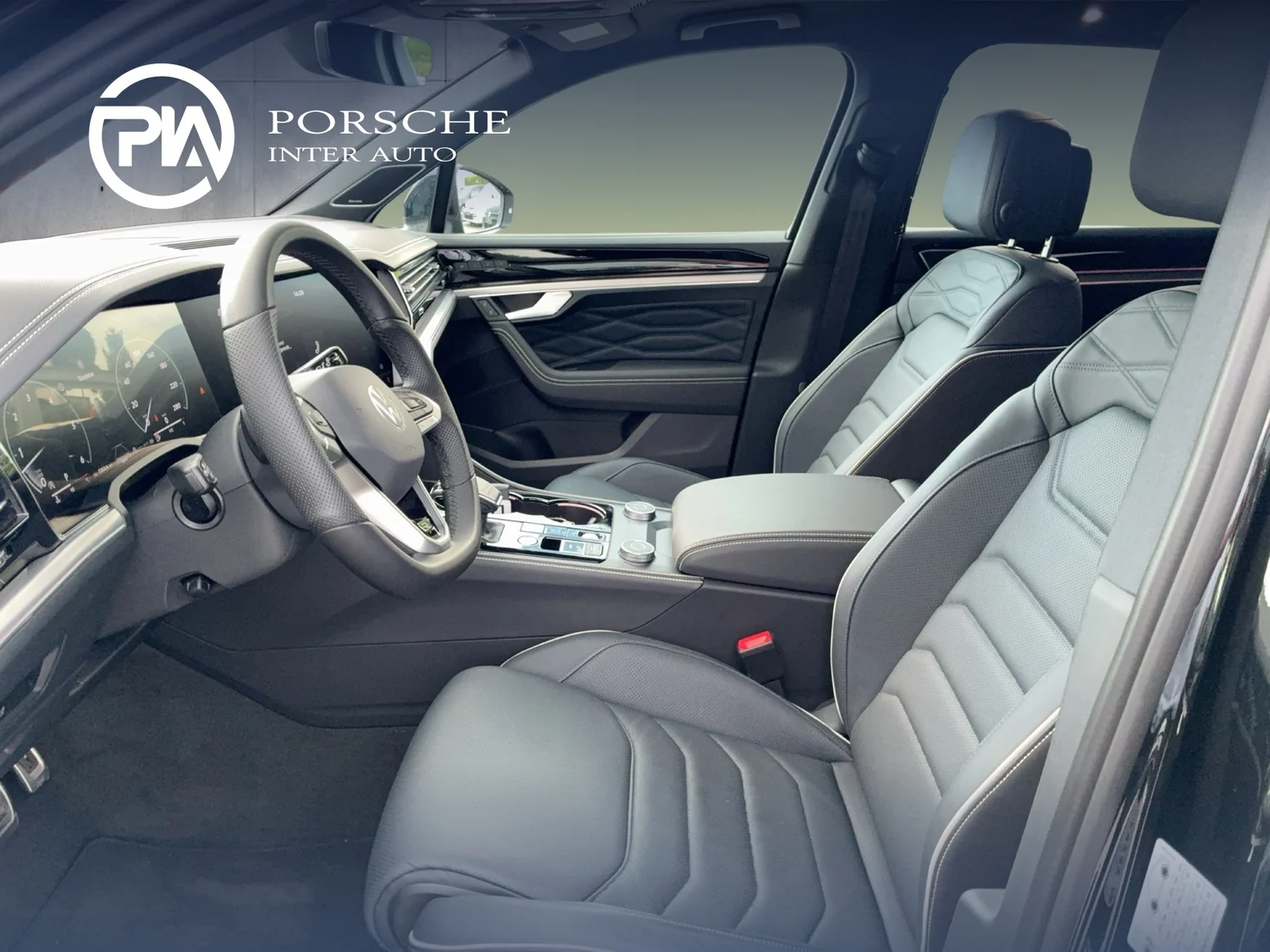 Bild eines VW Touareg R-Line TDI 4M. Final Edition