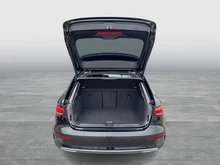 Audi A3 Sportback 30 TFSI advanced in 0E Mythosschwarz Metallic